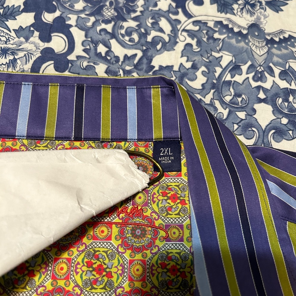 Robert Graham shirt 2X - Picture 8 of 10